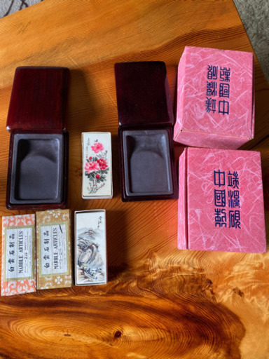 習字で使用する文鎮とすずりのセット