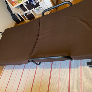 【ネット決済】折り畳み式シングルベッド！あげます！！