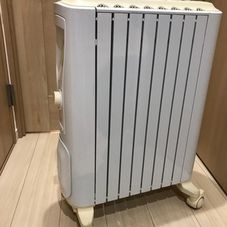 通常決済変更可能【2018年製】10〜13畳デロンギオイルヒーター