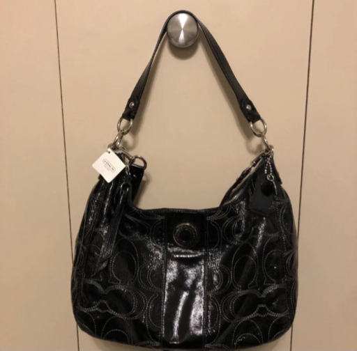 新品COACHシグネチャーエナメルサッチェル/F19282