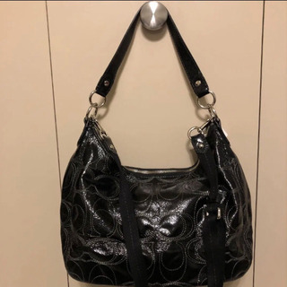 新品COACHシグネチャーエナメルサッチェル/F19282