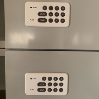 【中古美品】電子キー　オフィス書庫　PLUS JOIFA331 L5-105AとL 5-105Bの２段セット