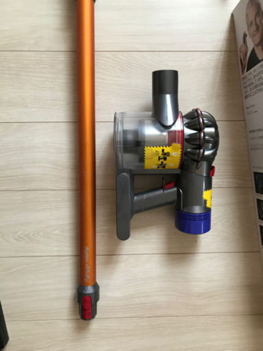 dyson◆掃除機 Dyson V8 Fluffy SV10FF2 コードレスクリーナー サイクロン式