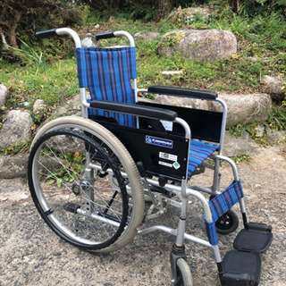 カワムラ　車椅子　ブルー