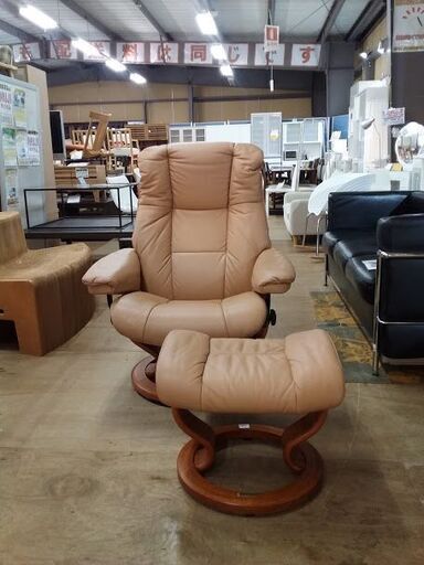 【店舗同時販売中】　ＥＫＯＲＮＥＳ　エコーネス　メイフィアＭ？　ストレスレスチェア　オットマン付　総本革　黄土色？【店頭ご来店購入限定】