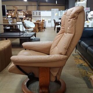 【店舗同時販売中】　ＥＫＯＲＮＥＳ　エコーネス　メイフィアＭ？　ストレスレスチェア　オットマン付　総本革　黄土色？【店頭ご来店購入限定】
