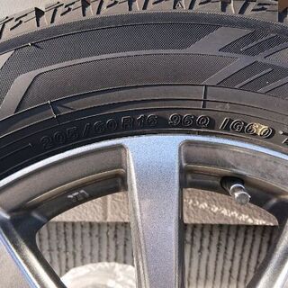 スタッドレスタイヤ4本205/60R16プリウスα