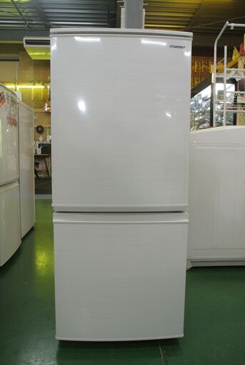 2019年製 シャープ 2ドア冷蔵庫 SJ-D14E-W。清掃・動作確認済。 当店の不具合時返金保証6ヵ月付き。