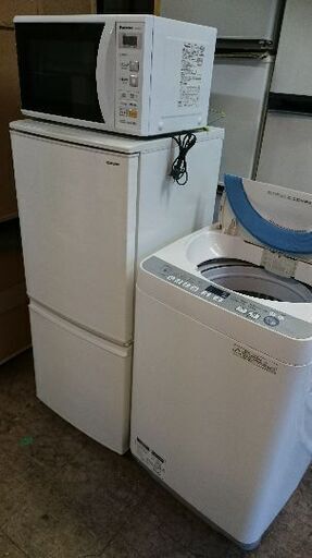 激安お買い得セットNo⑮！！シャープ　 SJ-D14D-W　2ドア冷凍冷蔵庫137L つけかえどっちもドア 2018年製・シャープ　ES-GE70R-A　全自動洗濯機　7.0Kg 2015年製・パナソニック　NE-E22A1-W　電子レンジ 2018年製　3点セット！！