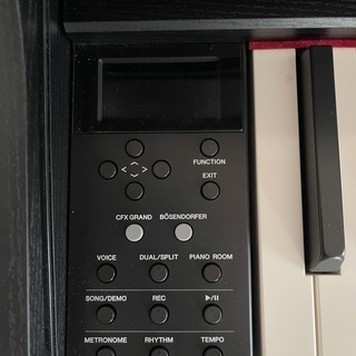 電子ピアノ　美品　YAMAHA  CLP-635B 2017年製