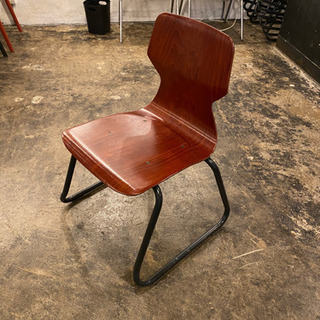 コクヨ　プライウッド　圧縮成形合板　スタッキング　椅子