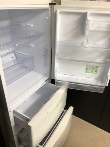 冷蔵庫　　2014年製 AQUA272L冷蔵庫2014年製