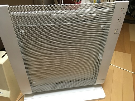 半額に値下げ！！　赤外線 パネルヒーター