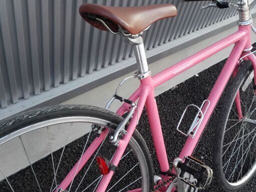 クロスバイク WEEKEND BIKES 7段変速 ピンク 配送無料 発売から
