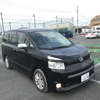人気車トヨタヴォクシー長い車検付き (パール) 市川のトヨタの中古車 