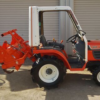 鹿児島発　クボタ　14馬力　トラクター　GB14 タイヤ前輪新品交換済み　自動水平　オート深耕　約283時間 鹿児島発 クボタ 14馬力 トラクター GB14 タイヤ前輪新品交換済み 自動