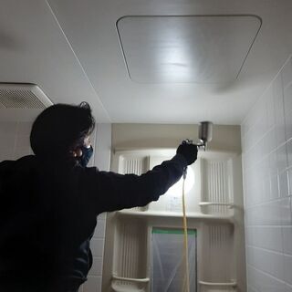 【エネアイ株式会社】抗菌対策！トイレやお風呂、お部屋の菌を光触媒で分解します。 - ハウスクリーニング