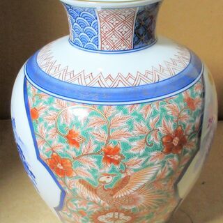 ☆有田焼 重厚感のある花瓶 弥左衛門窯 木箱入り◇400年間継承された 