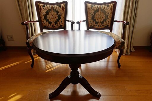 【取引中】カリモク家具　木製丸テーブル　７００ミリ