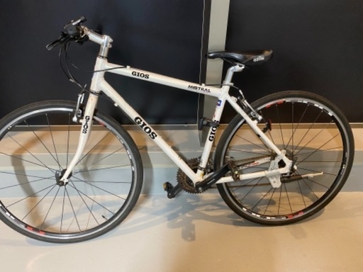 GIOS 白　2018年10月購入