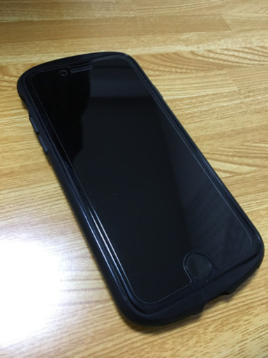 iPhone８　64GB  simフリー　強化ガラス　ケース付