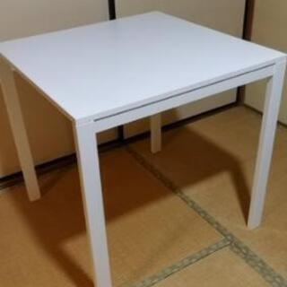 IKEA　ダイニングテーブル　正方形　コーナーテーブル