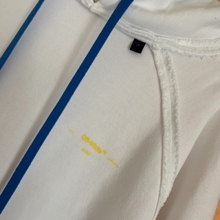新品 OFF-WHITE パーカーＭ