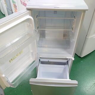 店舗同時販売中】2017年製 シャープ 2ﾄﾞｱ冷凍冷蔵庫 SJ－D14C－W 137L 