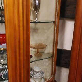 イタリア製キュリオケース　大きいですが美品です。棚画像追加しました。