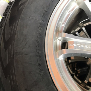 【最終値下げ】スタッドレスタイヤ 285/75/16