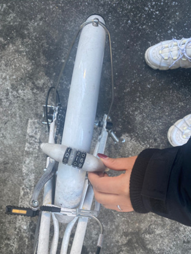 白い自転車　ダイヤルキー付き