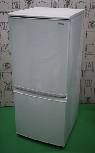 美品 18年製 SHARP シャープ 冷蔵庫 SJ-D14D-W 137L 幅48cm つけかえどっちもドア