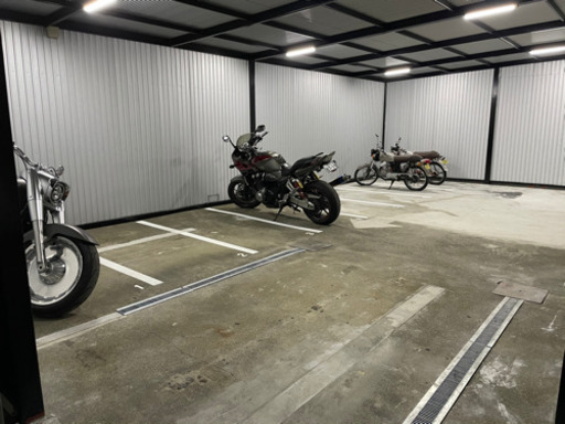 大切なバイクをお預かりいたします。月極レンタルガレージ・空室