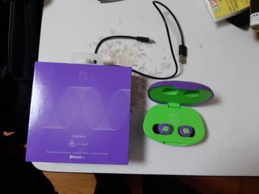 final エヴァンゲリオン　ワイヤレスイヤホン　美品