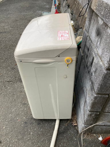 2層式の洗濯機(日立)