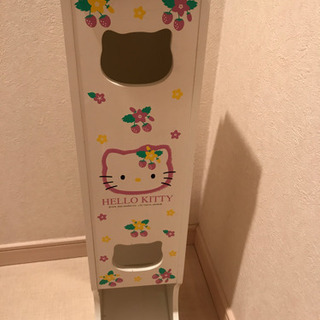 キティちゃんのトイレットペーパー入れ