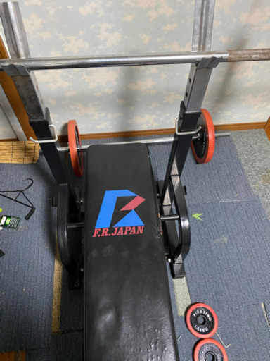 筋トレする方　バーベルやベンチやもろもろ