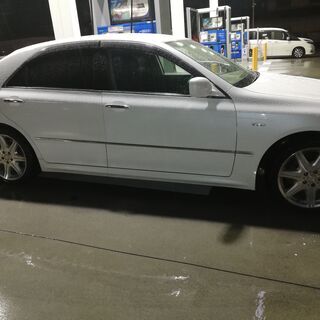 クラウンの　ホイル　4本　溝あり　１８インチ　225　/235　　