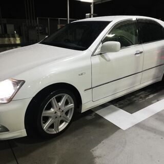 クラウンの　ホイル　4本　溝あり　１８インチ　225　/235　　