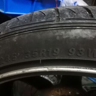 19インチ ホイル 2本 クラウン につけてました