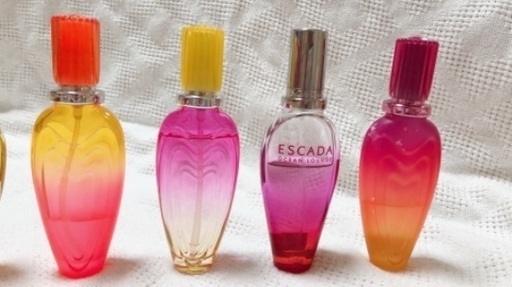 ESCADA オードトワレ 4ml １個〜9個 Amazon | トロピカルパンチ ミニ香水 オードトワレ