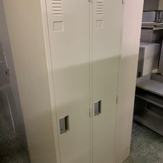 オフィス用家具 PLUS 2人用 更衣ロッカー 美品 中古