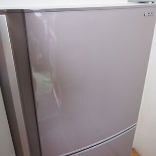 配達設置無料！ SHARP 少し大きめ228L 冷蔵庫 HL04
