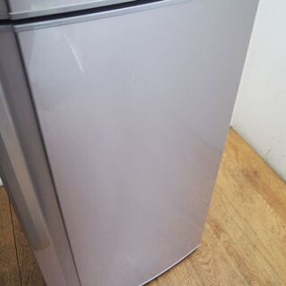 配達設置無料！ SHARP 少し大きめ228L 冷蔵庫 HL04