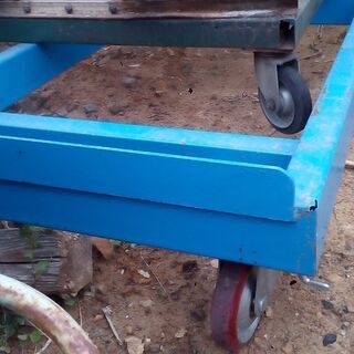 手押し台車2台セット青色超大型と鼠色中型背もたれ柱付きセット2万円売り切り