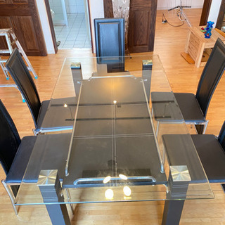 ☆受け渡し予定者あり☆ ガラスレザー製　ダイニングテーブル