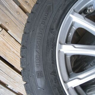 (交渉中) 使用二カ月弱 アルミホイール付きスタッドレスタイヤ4本セット 185/65R/14 - 車のパーツ