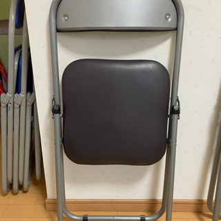 鉄パイプ椅子
