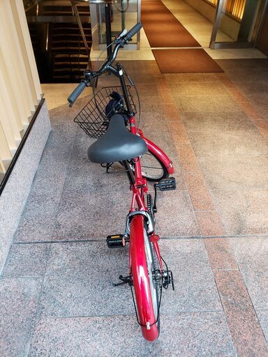【商談中】美品　折り畳み自転車　２０インチ〔ＴＨＲＥＥ　ＳＴＯＮＥ〕シマノ製６段変速　リング錠鍵付