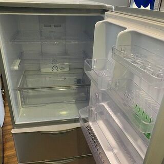 【苫小牧バナナ】2012年製 アクア/AQUA 255L 冷蔵庫 右開き AQR-261A(S) シルバー系 １人暮らし向け 清掃済み ♪ 苫小牧バナナ】2012年製 アクア/AQUA 255L 冷蔵庫 右開き AQR-261A(S